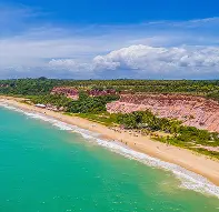 Visão aérea da praia de Arraial d'Ajuda